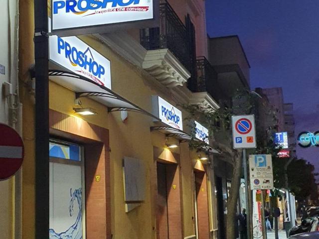 Locale Commerciale in vendita a Puglia, Brindisi