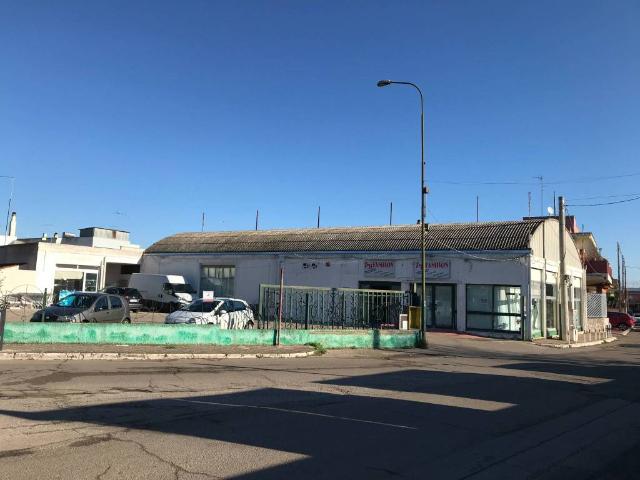 Locale Commerciale in vendita a Puglia, Brindisi