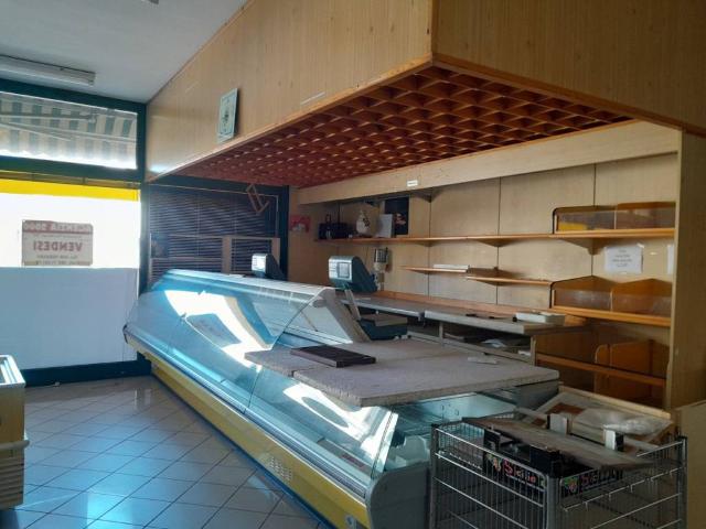 Locale Commerciale in vendita a Vanzo, San Pietro Viminario