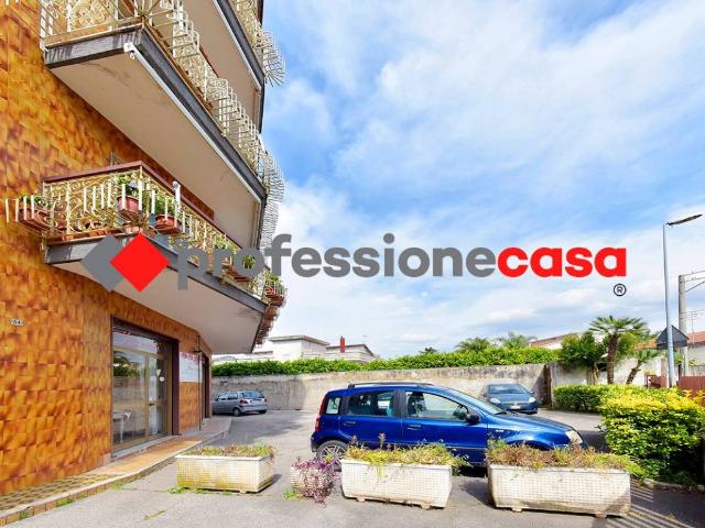 Locale Commerciale in vendita a San Prisco
