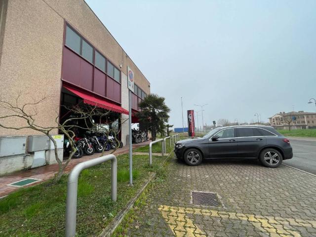 Locale Commerciale in vendita a Unione Comuni Modenesi Area Nord, San Prospero
