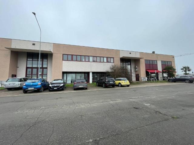 Locale Commerciale in vendita a Unione Comuni Modenesi Area Nord, San Prospero