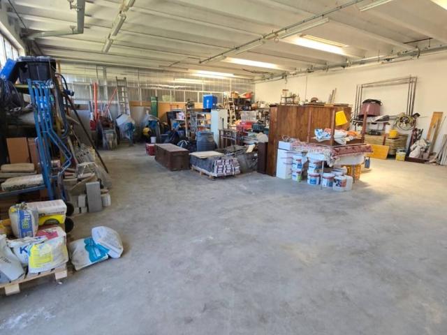 Locale Commerciale in vendita a Unione Comuni Modenesi Area Nord, San Prospero