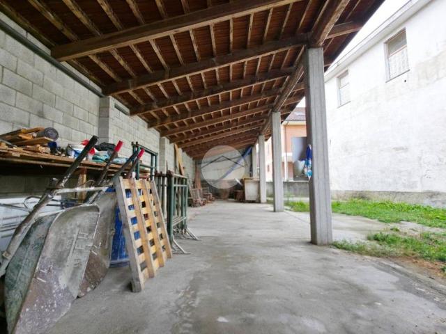Locale Commerciale in vendita a Piemonte, Torino