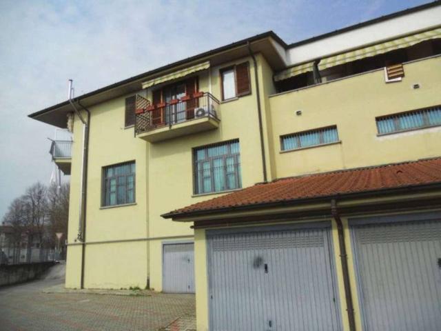 Locale Commerciale in vendita a Campagna, San Rocco al Porto