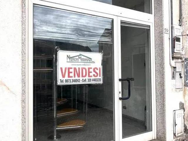 Locale Commerciale in vendita a Piane Sant'Angelo, San Salvo