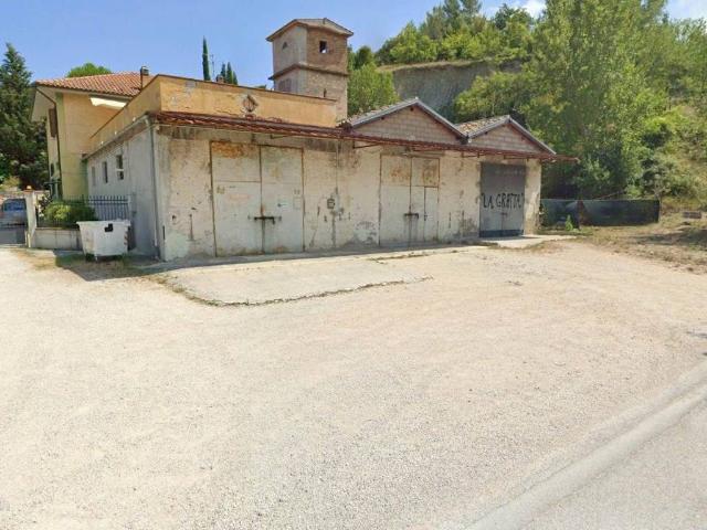 Locale Commerciale in vendita a Borgo Conce, Marche