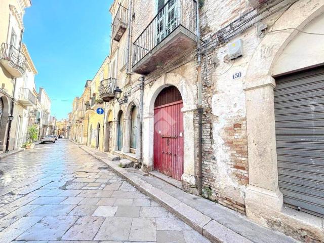 Locale Commerciale in vendita a Puglia, Foggia