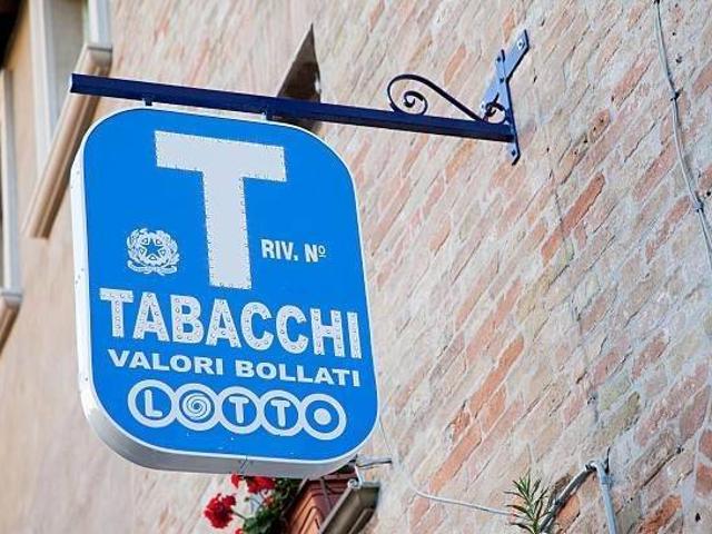 Locale Commerciale in vendita a Puglia, Foggia