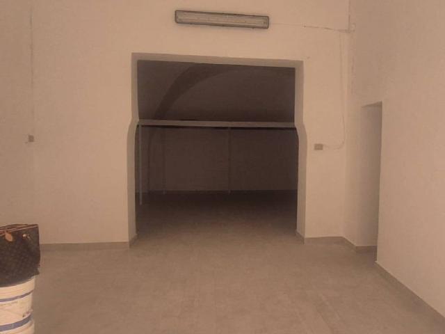 Locale Commerciale in vendita a Puglia, Foggia