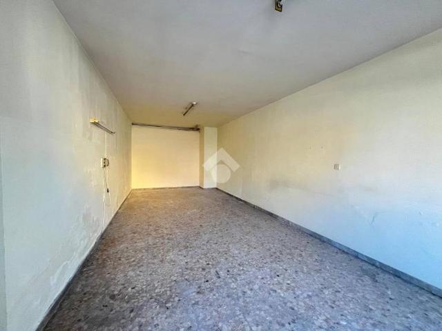 Locale Commerciale in vendita a Puglia, Foggia
