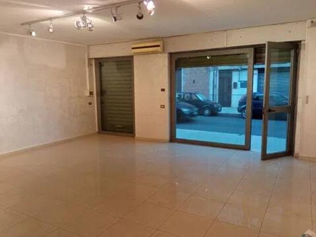 Locale Commerciale in vendita a Puglia, Foggia