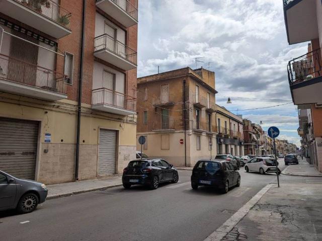 Locale Commerciale in vendita a Puglia, Foggia