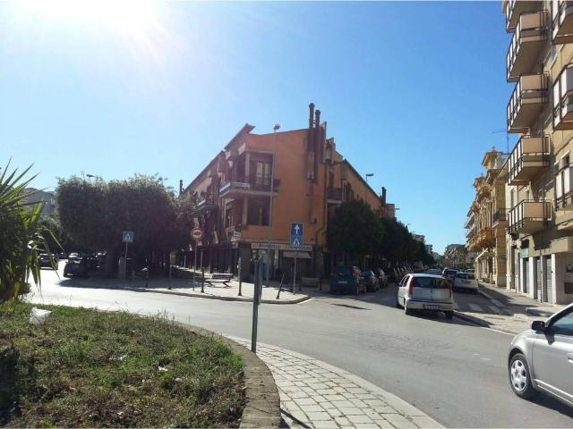 Locale Commerciale in vendita a Puglia, Foggia