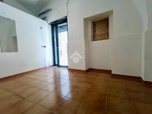 Locale Commerciale in vendita a Puglia, Foggia