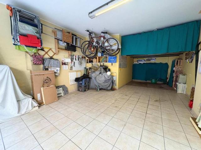 Locale Commerciale in vendita a Puglia, Foggia