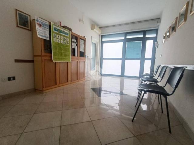 Locale Commerciale in vendita a Puglia, Foggia