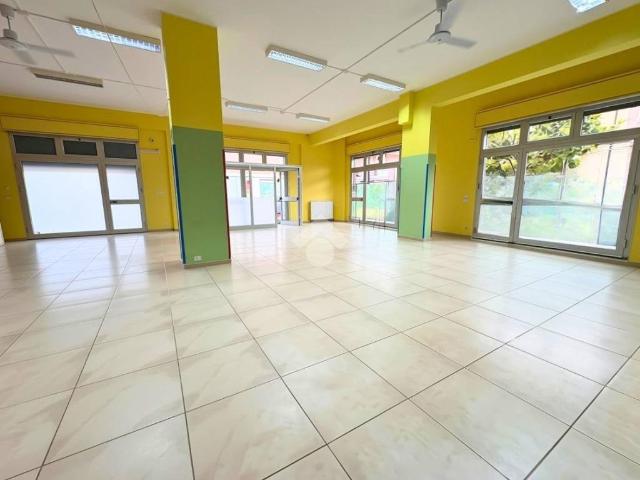 Locale Commerciale in vendita a Puglia, Foggia