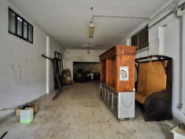Locale Commerciale in vendita a San Valentino Torio, Campania