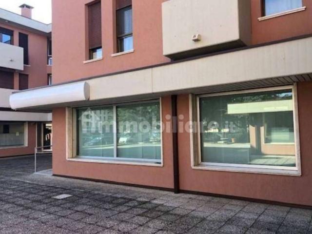 Locale Commerciale in vendita a Cosniga, San Vendemiano