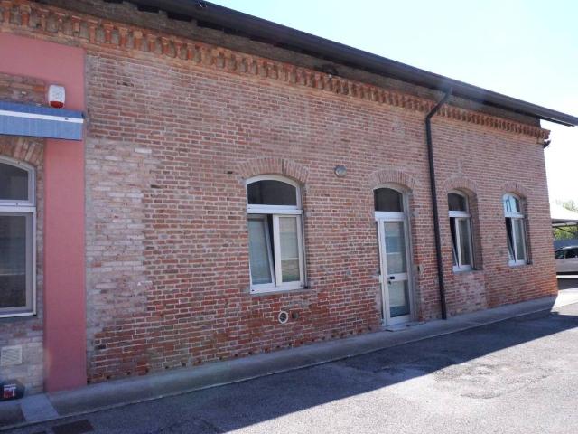Locale Commerciale in vendita a Borgo Taliano, San Vito Al Tagliamento