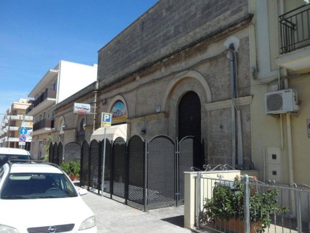 Locale Commerciale in vendita a San Vito Dei Normanni, Rione Giovanni XXIII