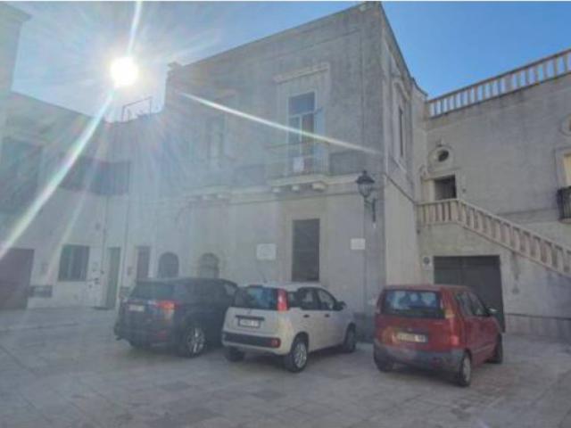 Locale Commerciale in vendita a Puglia, Brindisi