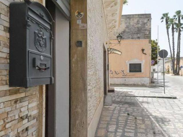 Locale Commerciale in vendita a Puglia, Brindisi