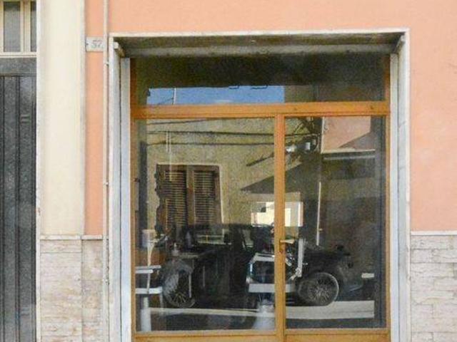 Locale Commerciale in vendita a Puglia, Brindisi