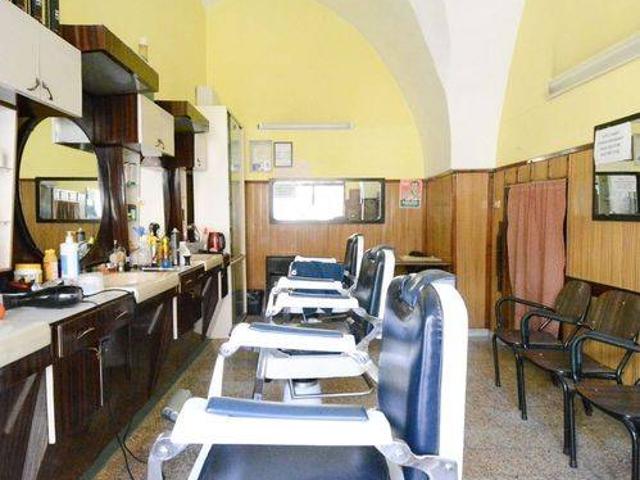 Locale Commerciale in vendita a Puglia, Brindisi