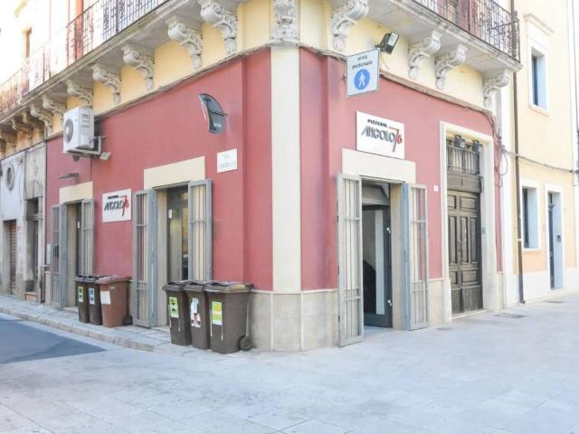 Locale Commerciale in vendita a San Vito Dei Normanni, Rione Giovanni XXIII