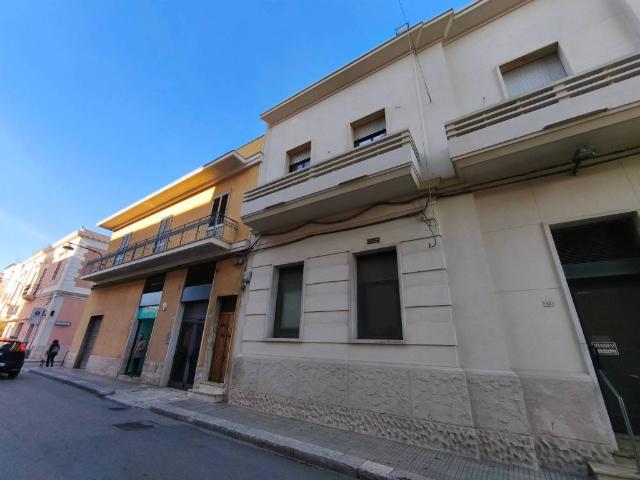 Locale Commerciale in vendita a Puglia, Brindisi