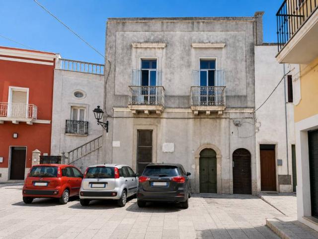 Locale Commerciale in vendita a Puglia, Brindisi