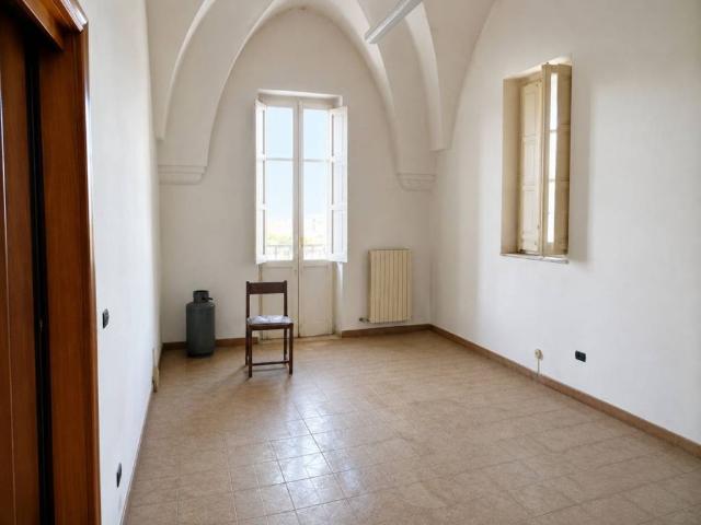 Locale Commerciale in vendita a Puglia, Brindisi