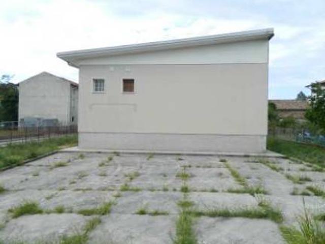 Locale Commerciale in vendita a San Vito Di Fagagna, Friuli-Venezia Giulia