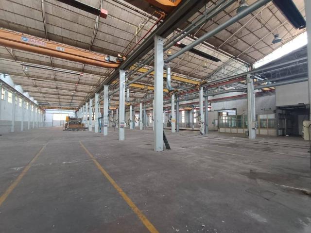 Locale Commerciale in vendita a San Vito Di Leguzzano, Veneto