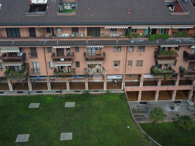 Locale Commerciale in vendita a San Vittore Olona, Lombardia