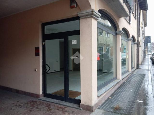 Locale Commerciale in vendita a San Vittore Olona, Lombardia