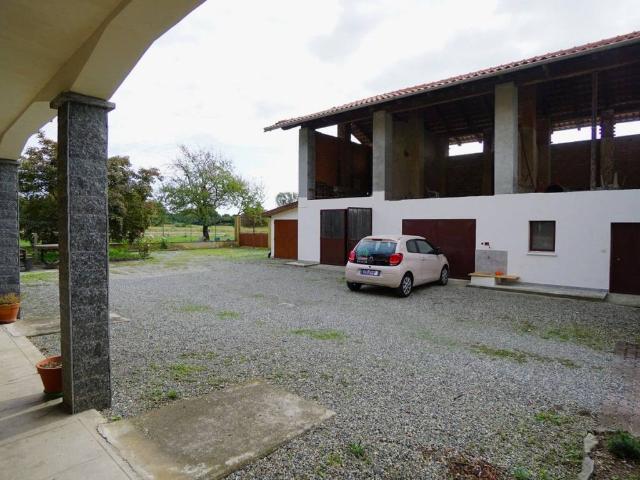 Locale Commerciale in vendita a Piemonte, Biella