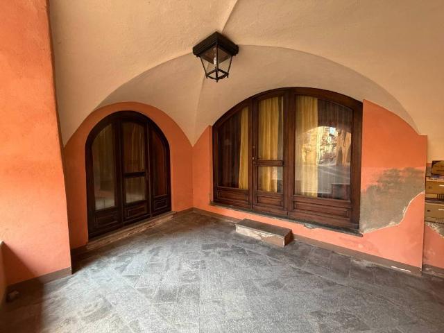 Locale Commerciale in vendita a Piemonte, Cuneo