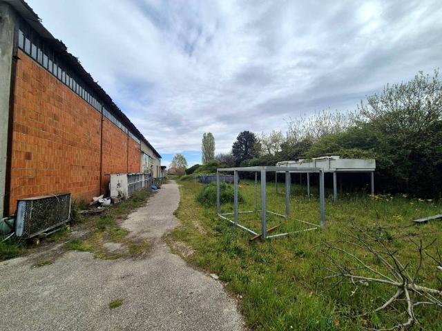 Locale Commerciale in vendita a Casaleone, Veneto