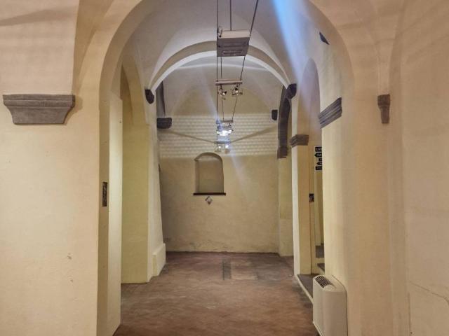 Locale Commerciale in vendita a Sansepolcro, Toscana