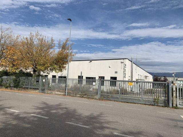 Locale Commerciale in vendita a Santa Fiora, Sansepolcro