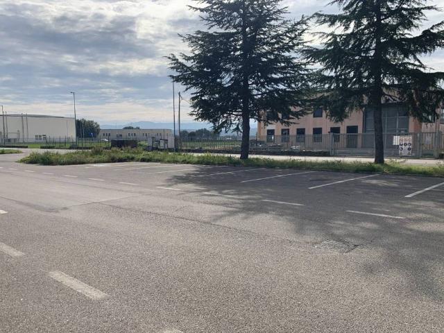 Locale Commerciale in vendita a Santa Fiora, Sansepolcro