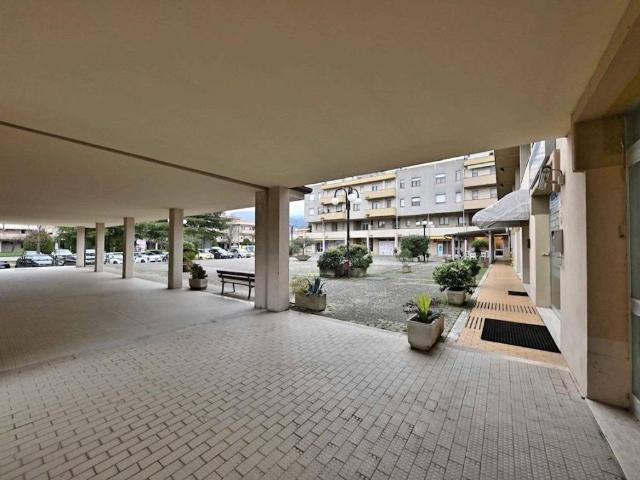 Locale Commerciale in vendita a Sansepolcro, Toscana
