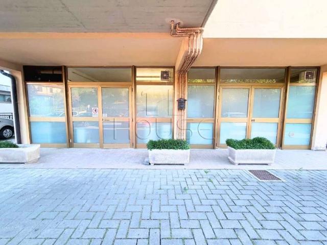 Locale Commerciale in vendita a Pocaia, Sansepolcro