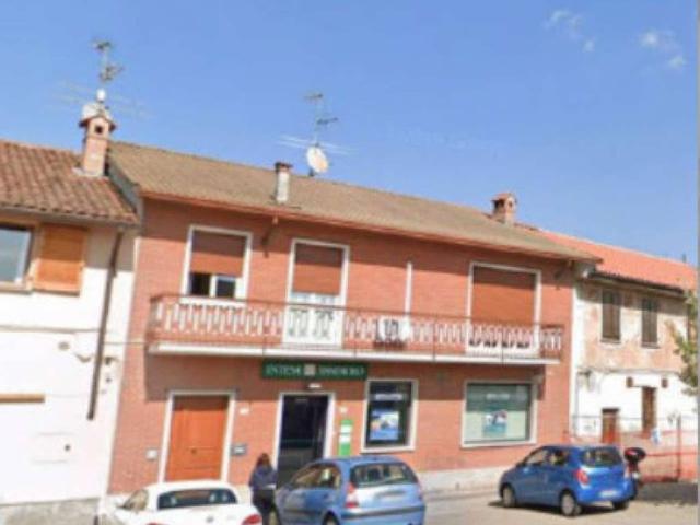 Locale Commerciale in vendita a Santa Cristina E Bissone, Lombardia