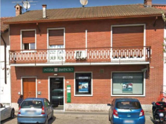Locale Commerciale in vendita a Santa Cristina E Bissone, Lombardia