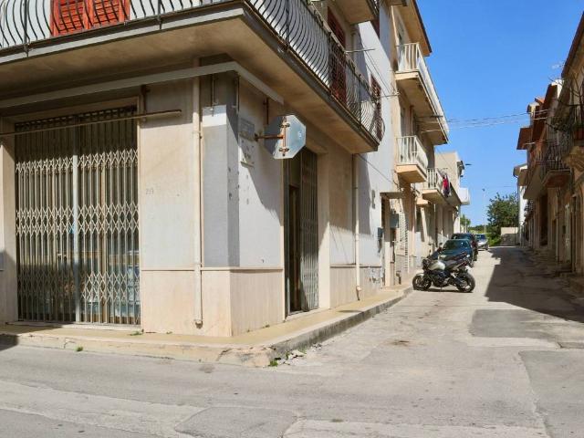 Locale Commerciale in vendita a Santa Croce Camerina, Sicilia