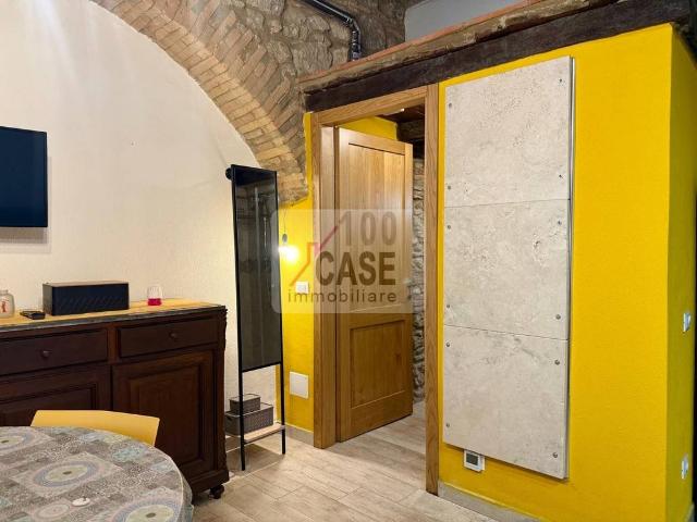 Locale Commerciale in vendita a Unione dei Comuni Montani Amiata Grossetana, Santa Fiora